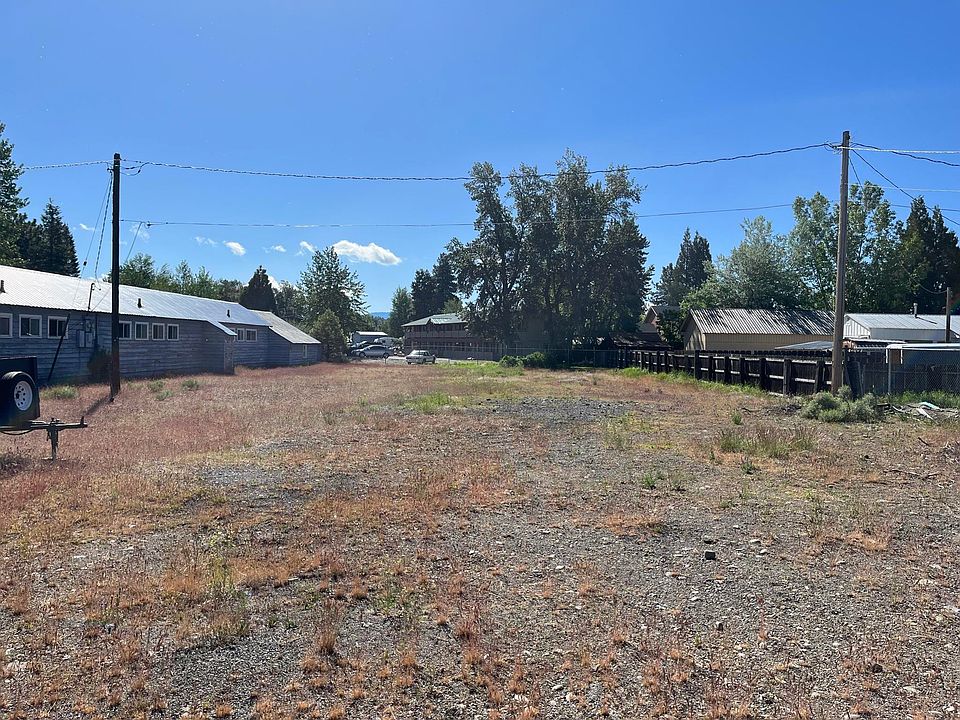 2nd image of 233 Main St