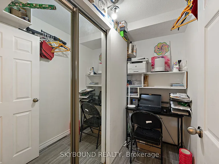 15 La Rose Ave #1510 — Photo 9