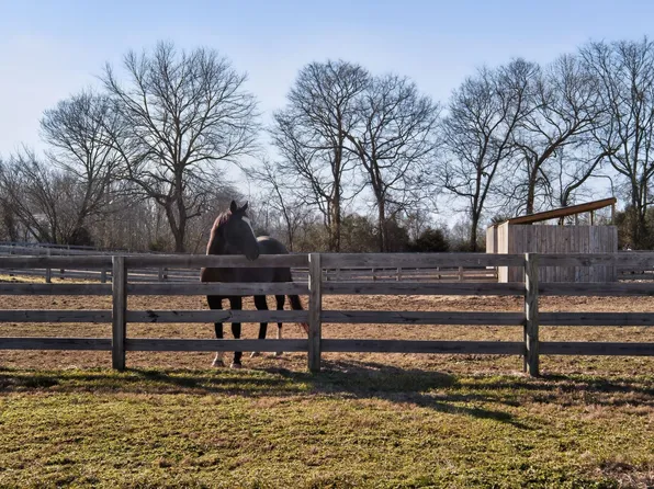 441 Matts Hollow Rd, Manchester, TN 37355