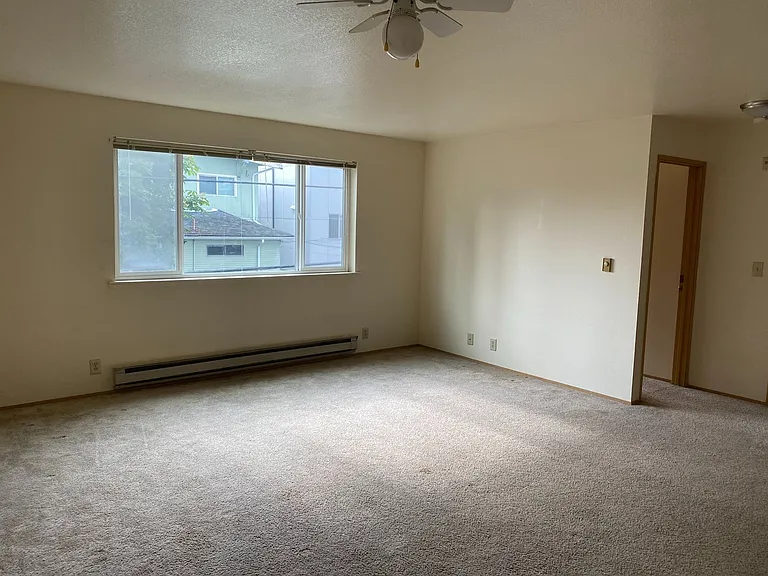 University Court Apartments — Photo 46