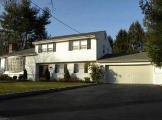 216 Beechwood Rd, Oradell, NJ 07649