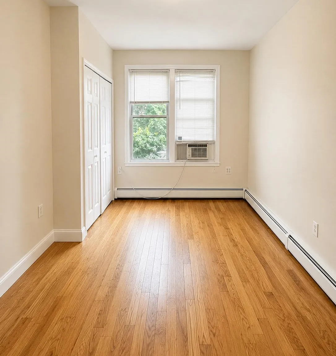 31 Hopkins — Photo 4