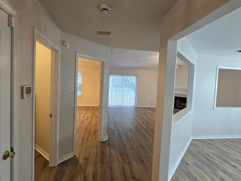 396 Brown Pl — Photo 2