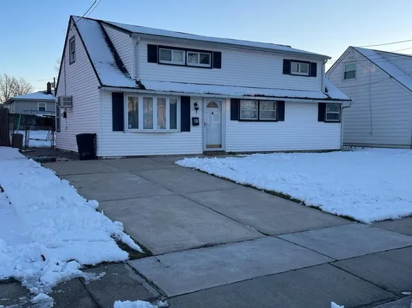 61 Willow St #61, Carteret, NJ 07008