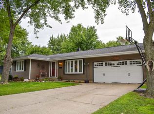 1704 Florence Ave, Pekin, IL 61554