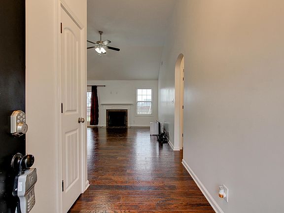 3rd image of 1167 Freedom Dr