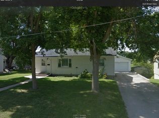 956 West Ave, Zumbrota, MN 55992