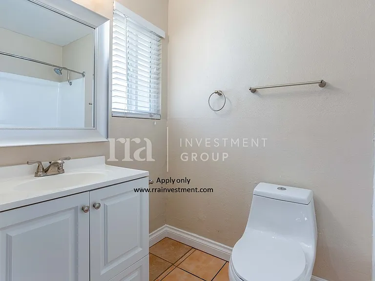 2407 Adams Ave #13 — Photo 9