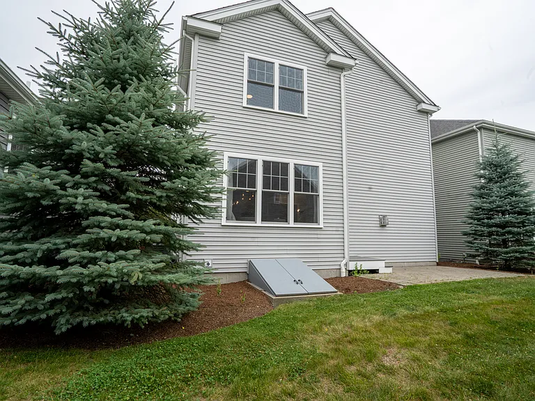 4 Strauss Ln — Photo 26