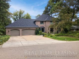 2155 Spruce Trl, Golden Valley, MN 55422