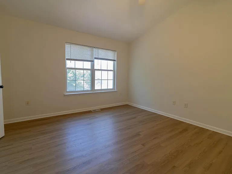 11525 Leland Pl — Photo 12