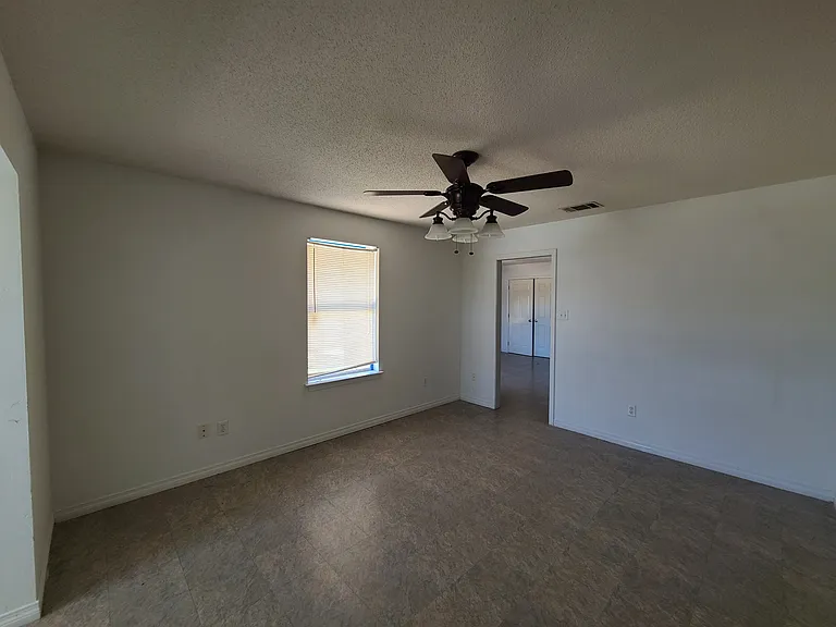 3541 Kings Dr — Photo 4