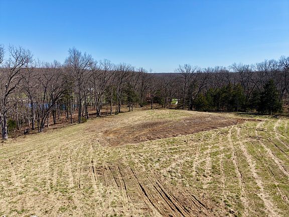 2nd image of 104 Spring Lake Ct