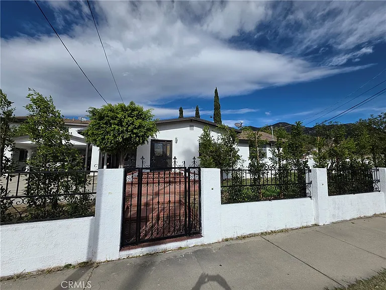 13501 Egbert St — Photo 61