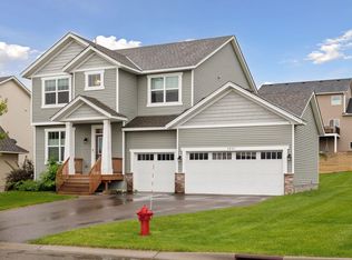 3821 White Rose Ave, Burnsville, MN 55337