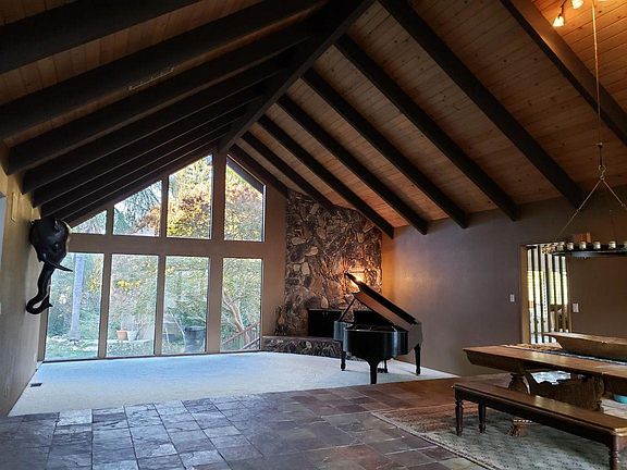 3rd image of 8109 Rockfield Ct