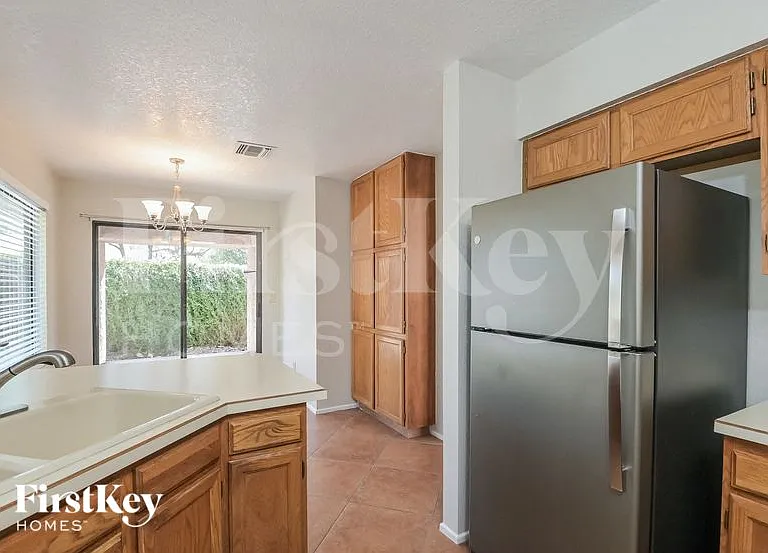 3240 N Hill Farm Dr — Photo 5