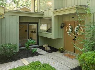 624-1 Russet Woods Ct, Aurora, OH 44202