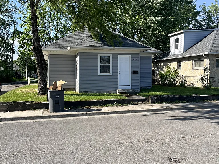 629 E Jefferson St — Photo 8