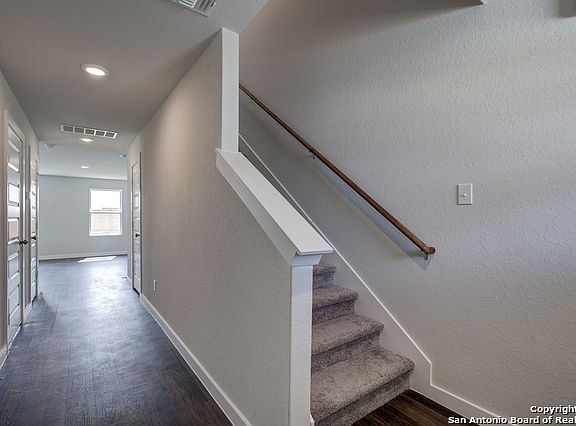 5th image of 5338 Frederick Bluff