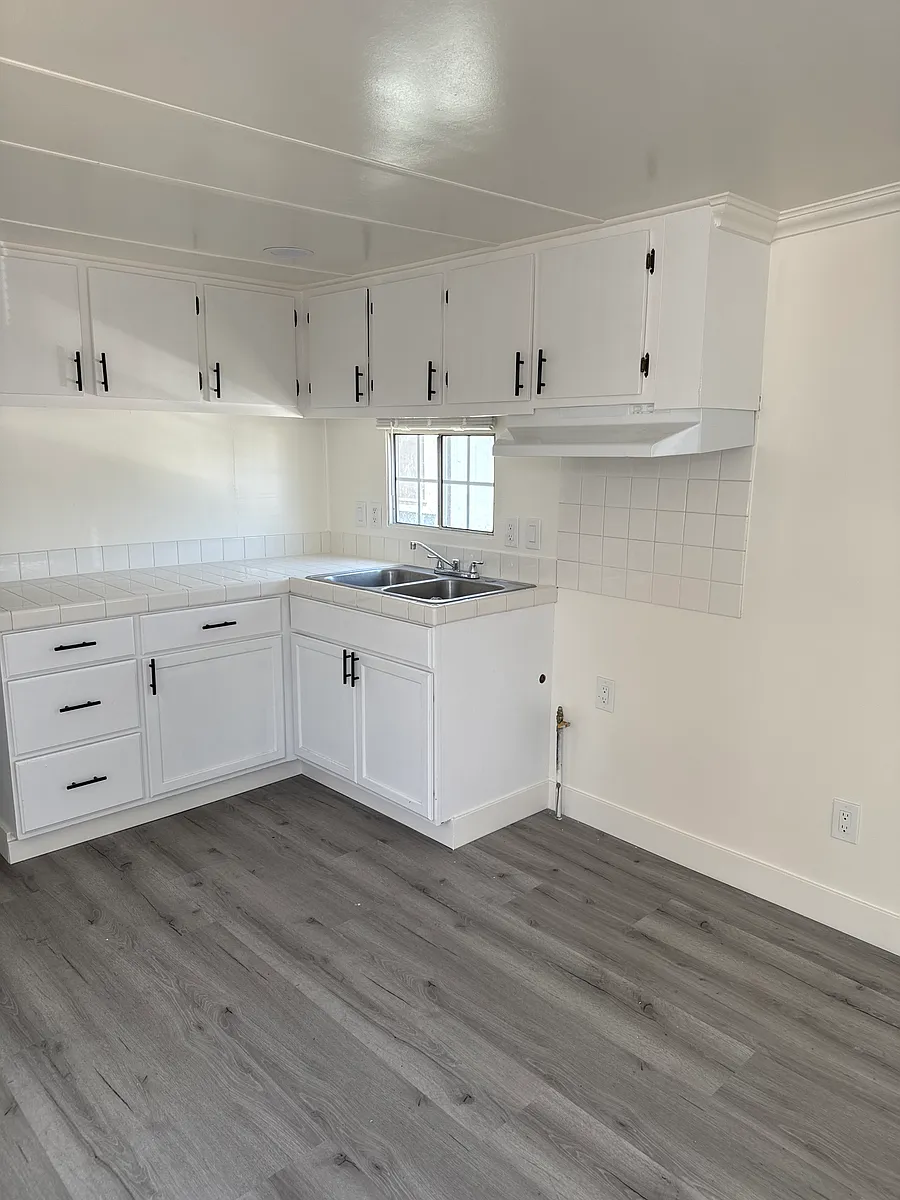 Building Photo - 6665 Long Beach Blvd #G29