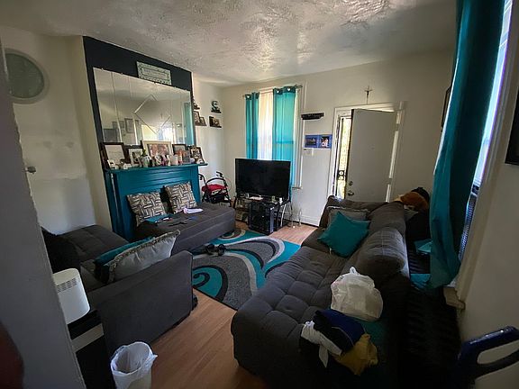 1738 Livingroom