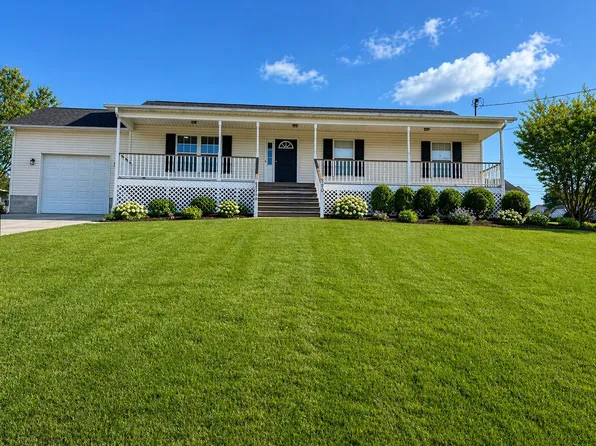 230 Clover Cir, Jacksboro, TN 37757