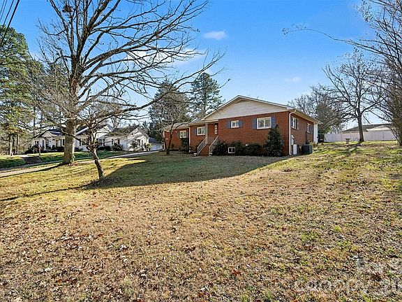 2nd image of 233 Annandale Ave