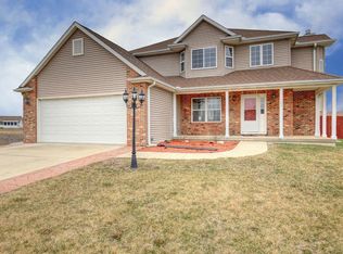 1502 Cobblestone Way, Champaign, IL 61822