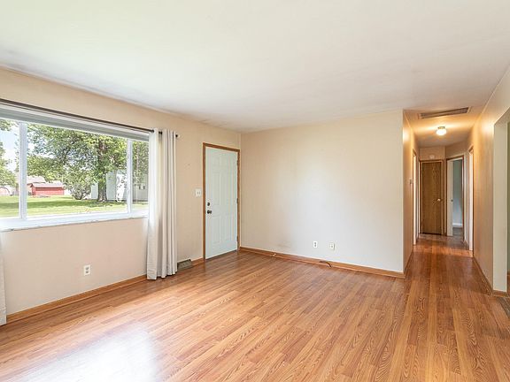 5th image of 205 W Cole St