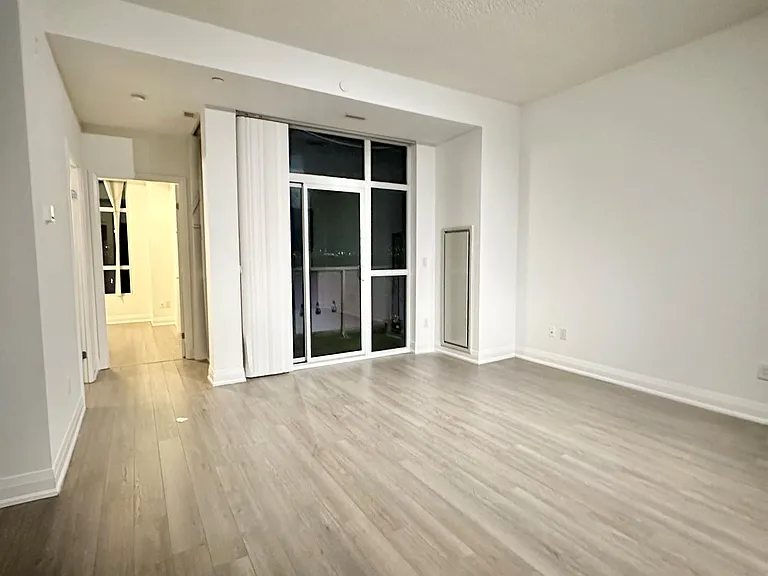 8763 Bayview Ave #515 — Photo 5