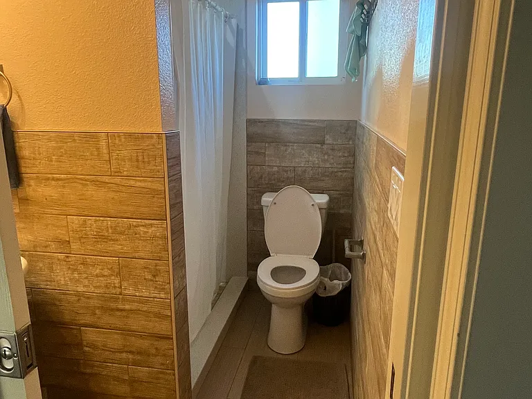 696 Vine St — Photo 5