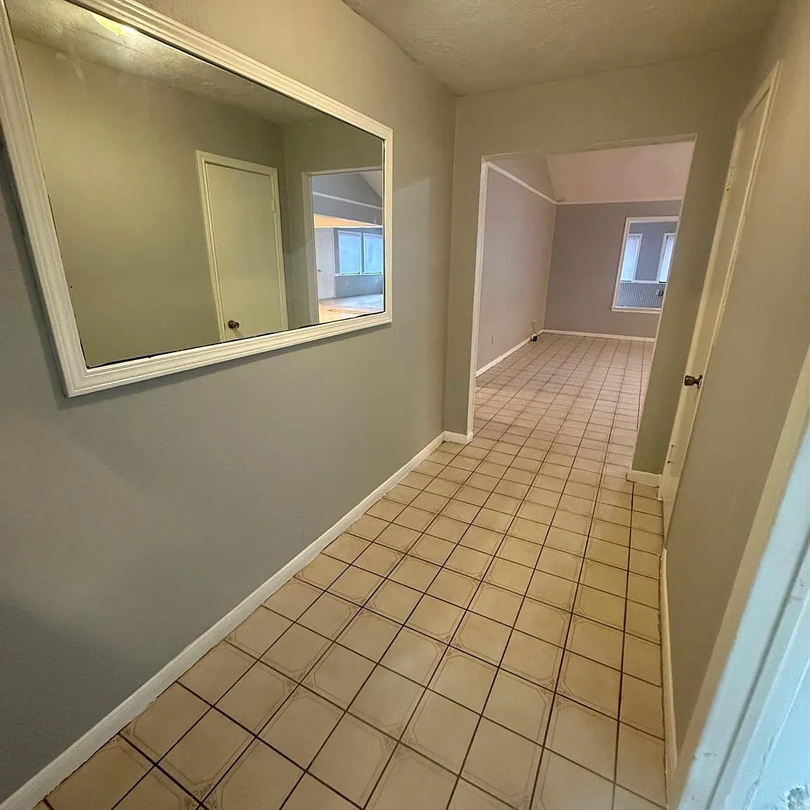 3 bed, 2.0 bath, 2030 sqft, $1,750 — Photo 2