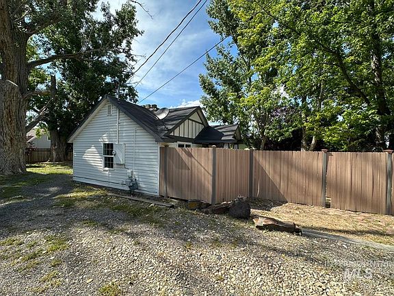 4th image of 3318 S 10th Ave