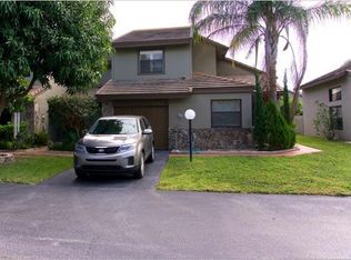 5012 Cayenne Ln, Palm Beach Gardens, FL 33418