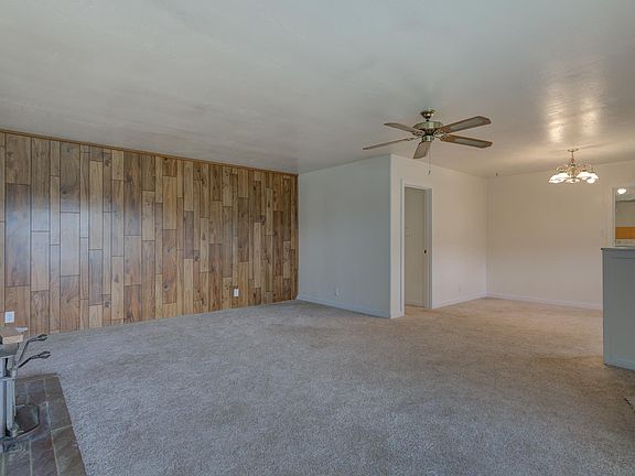 3rd image of 25369 S Center St