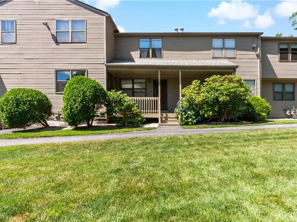 801 Pinewood Dr, Smithfield, RI 02917