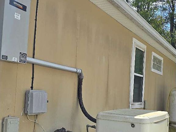 3rd image of 2686 Acorn Park Dr S