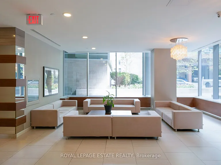 112 George St S #S711 — Photo 5