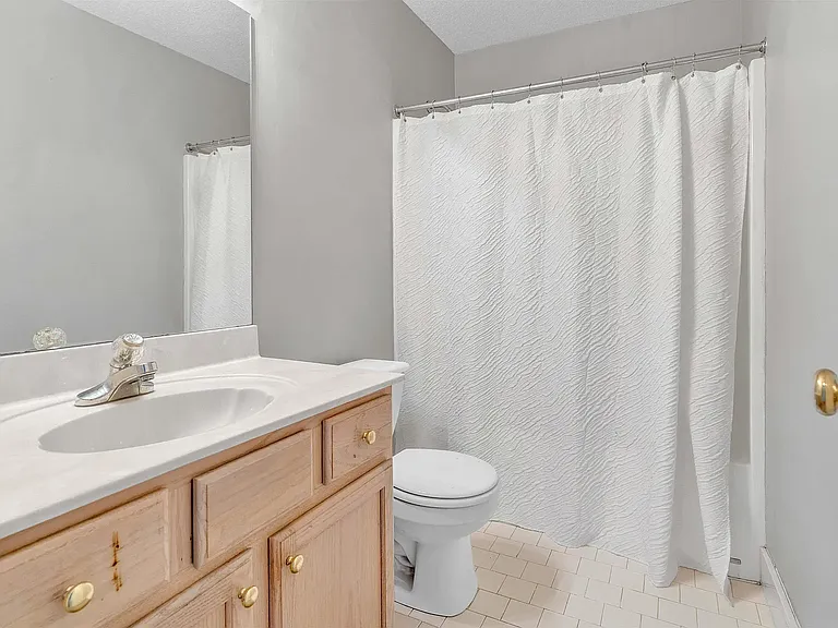 8676 Ashley Glen Cir N — Photo 2