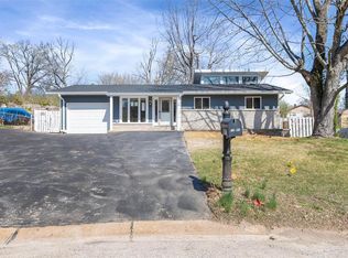 10901 Hampshire Manor Ct, Saint Louis, MO 63123