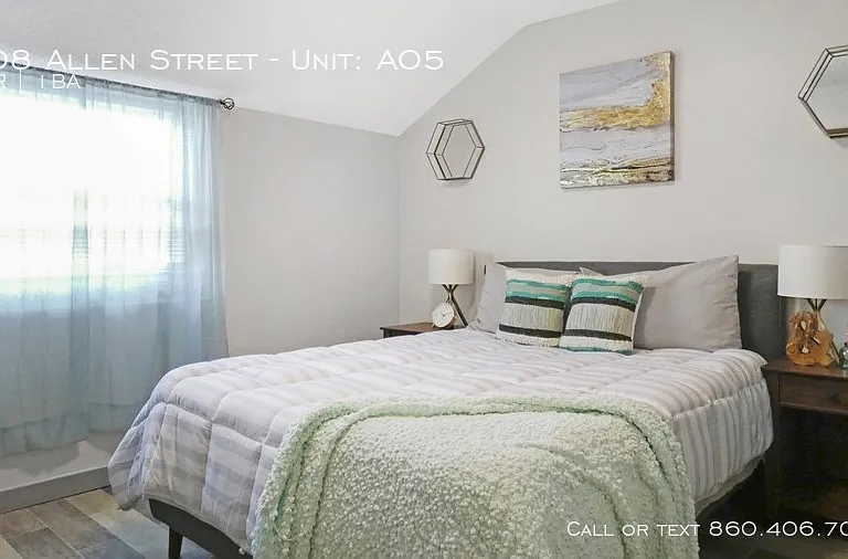 608 Allen St — Photo 19