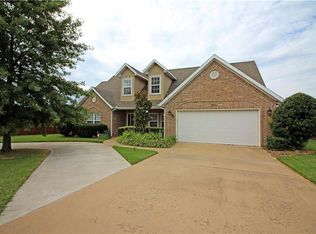 2531 SE 7th St, Bentonville, AR 72712
