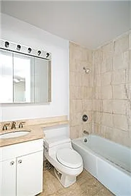 Rented by Sumitomo Real Estate Sales | media 26