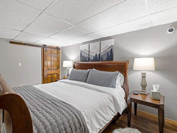 4th image of 284 Moonridge Dr