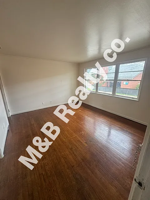 2 bed, 900 sqft, $950 — Photo 2