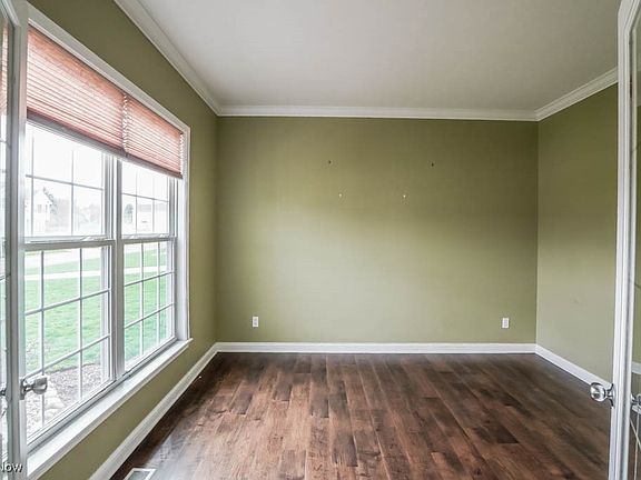 4th image of 3020 Bickleigh Ave