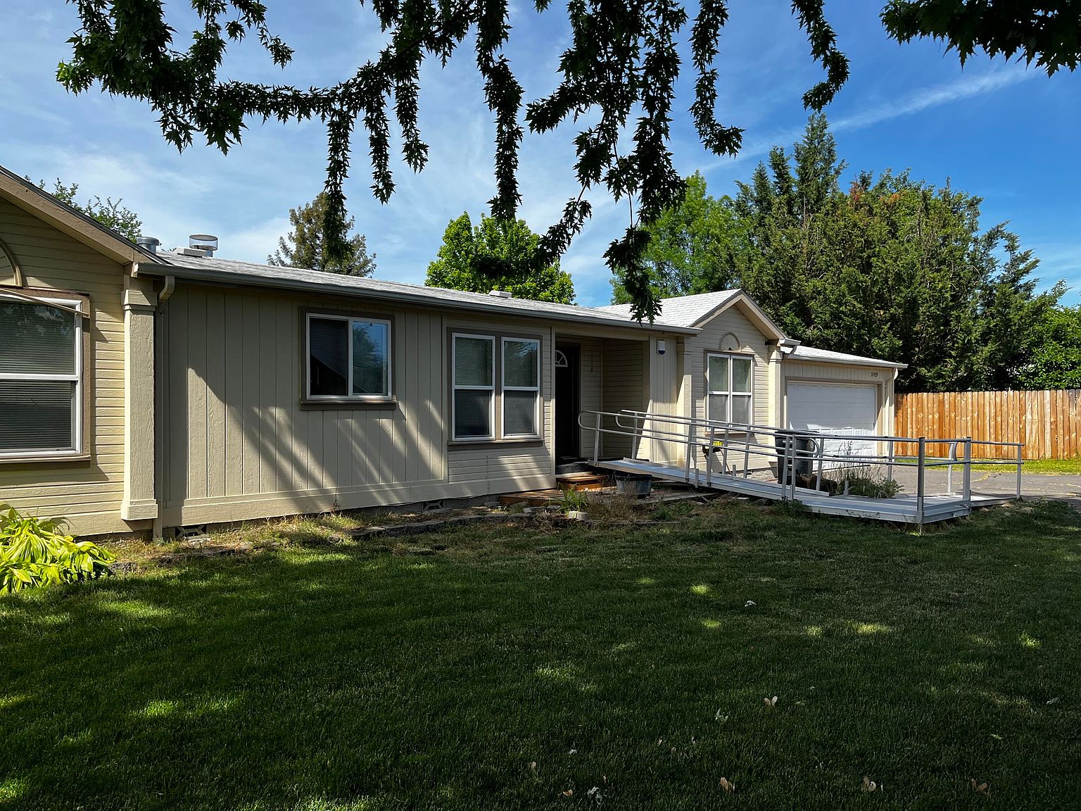 3105 E Barnett Rd, Medford, OR 97504 | Zillow