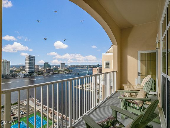 4th image of 400 E Bay St #2204