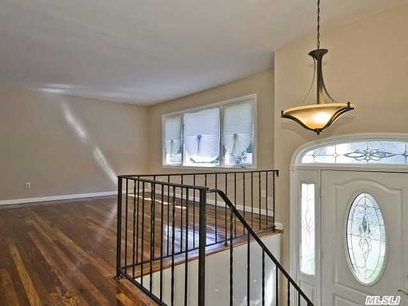 4th image of 20 Kennedy Dr